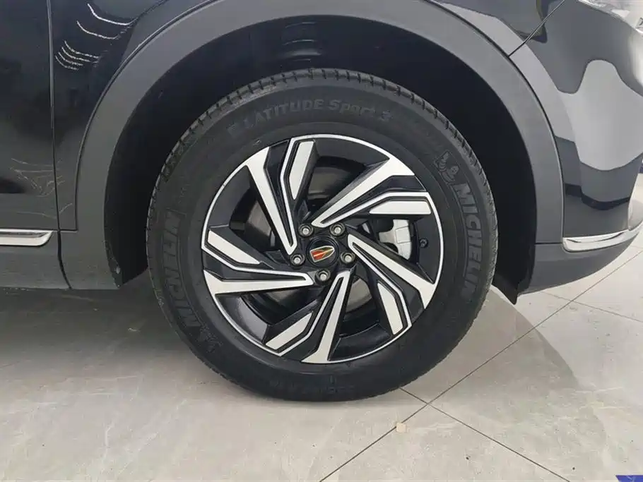 Hongqi HS5 2022 Facelift 2.0T Smart Flag Enjoyment Edition фото 6