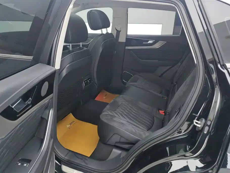 Hongqi HS5 2022 Facelift 2.0T Smart Flag Enjoyment Edition фото 11