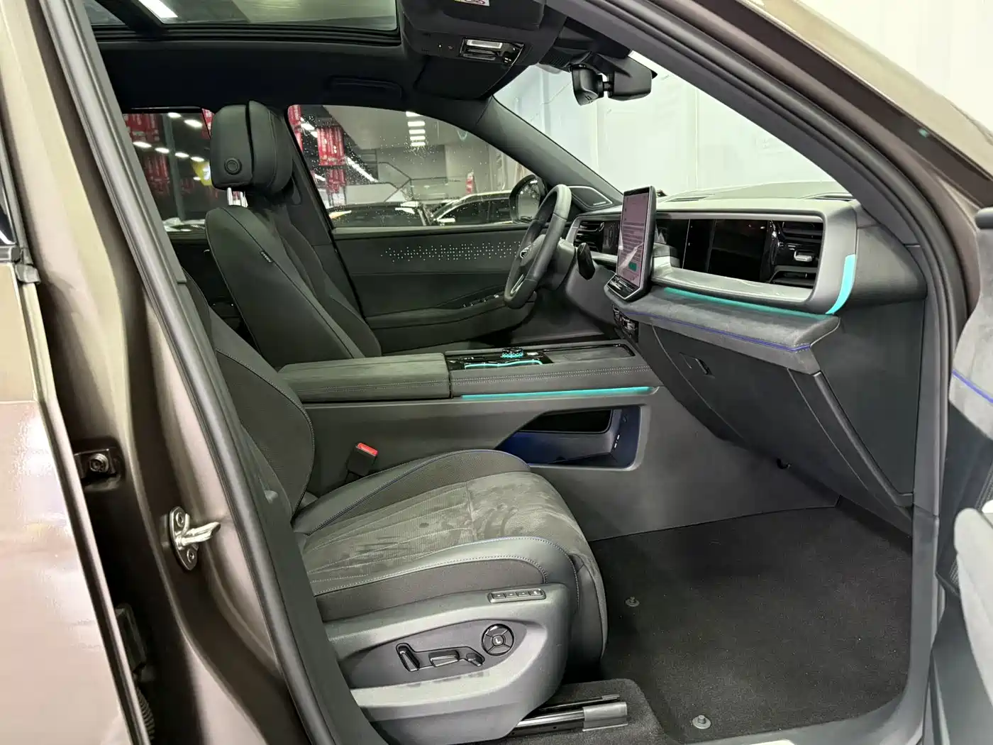 Volkswagen Teramont 2025 Teramont Pro 450TSI 4WD Summit Edition фото 7