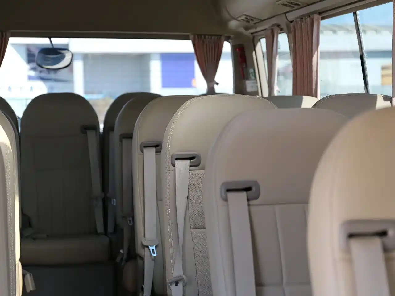 Toyota Coaster 2021 2019 4.0L Luxury Vehicle GRB53L-ZEMNK 23-seater with Armrests 9GR