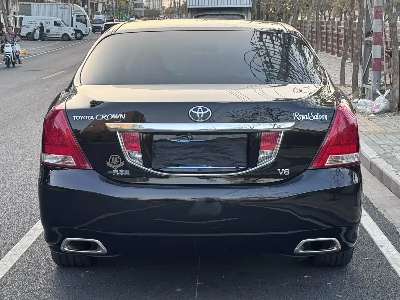 Toyota Crown 2010 3.0L Royal Saloon фото 5