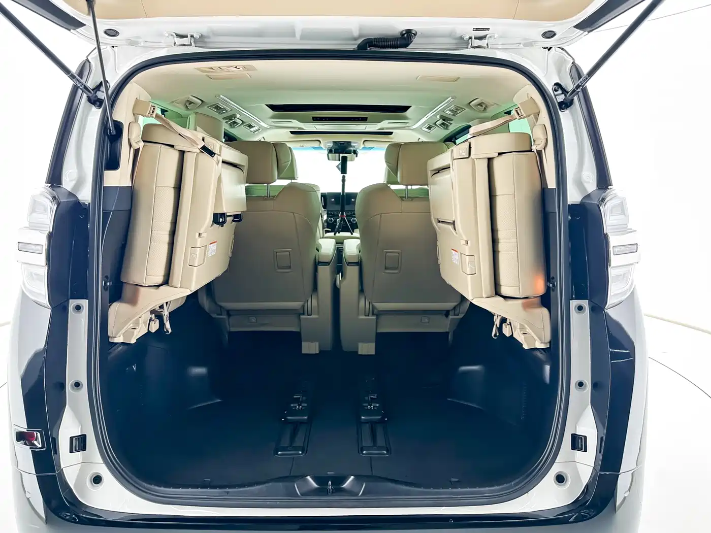 Toyota Vellfire 2020 Twin Engine 2.5L HV Premium Edition фото 12