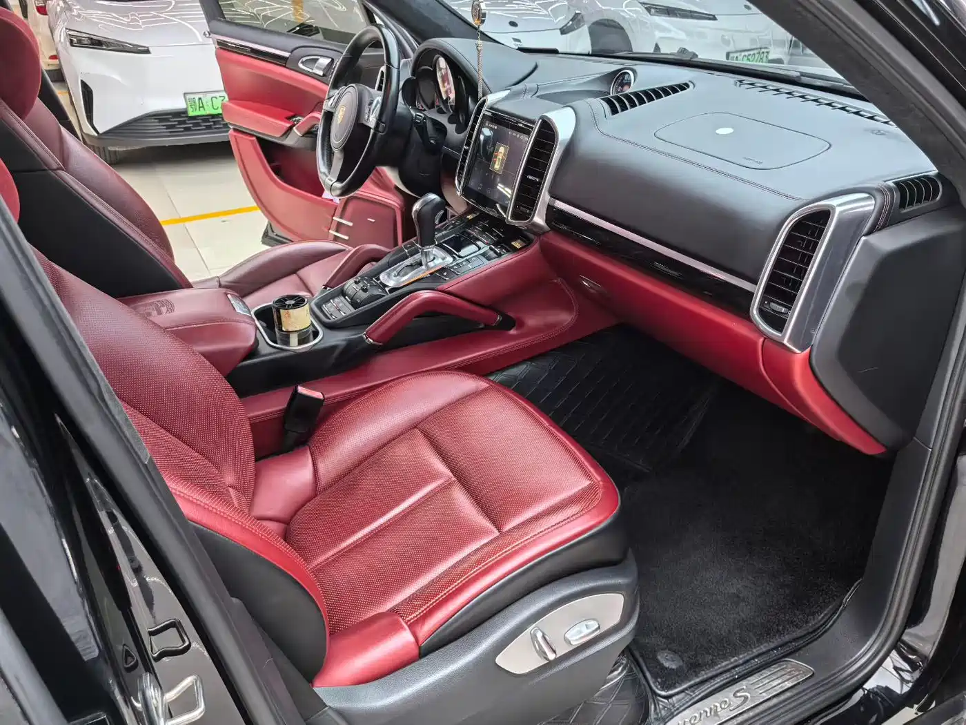 Фото 9 - Porsche Cayenne