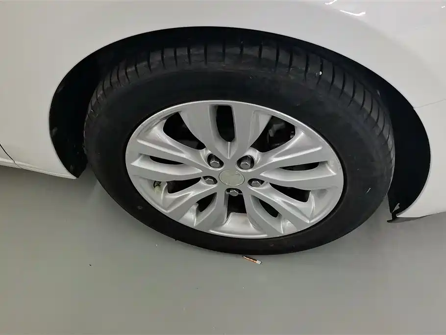 Buick Excelle 2021 Exemplar 1.5L Auto Elite фото 6