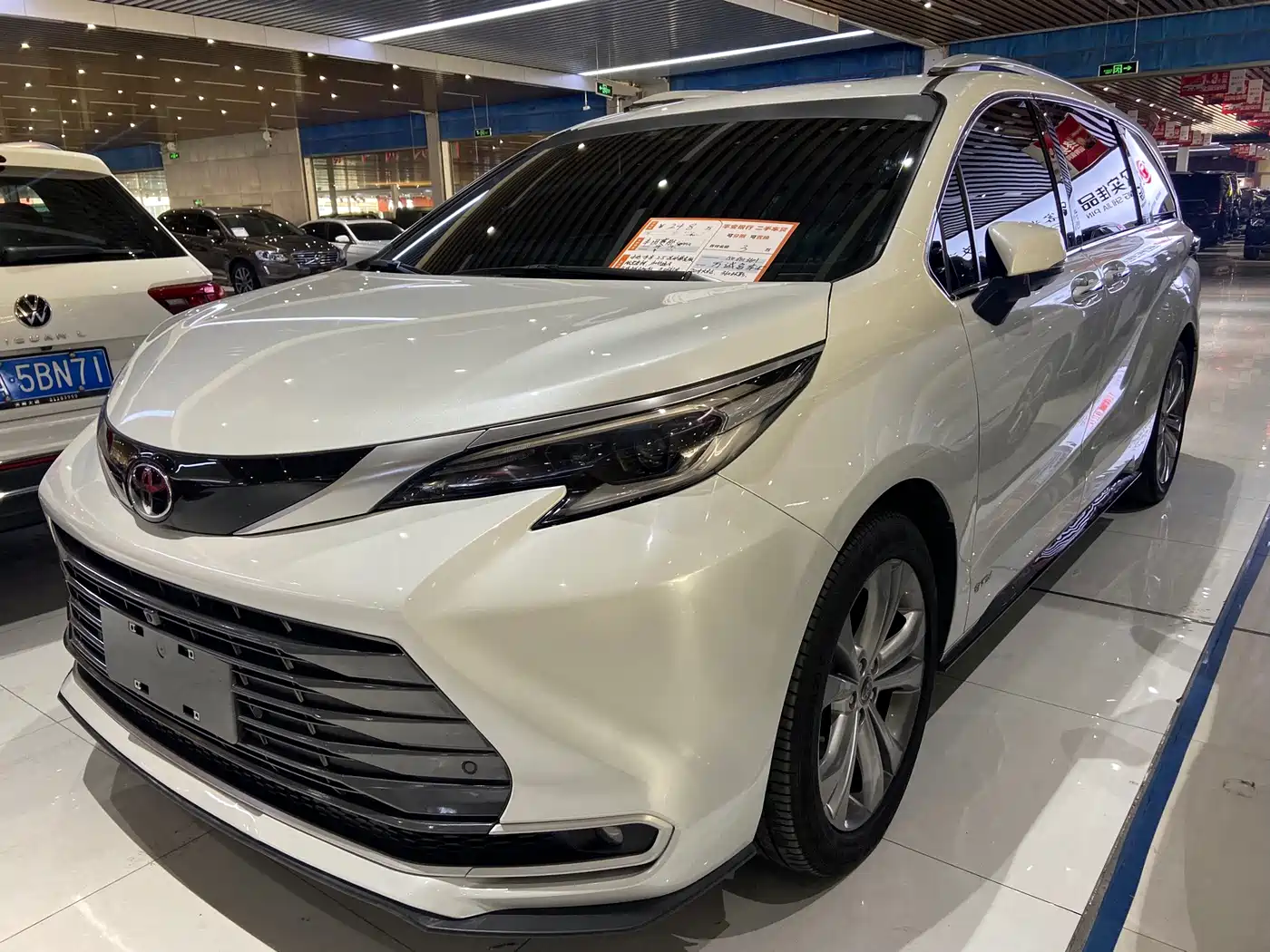 Toyota Sienna 2024 2.5L Hybrid Premium Edition