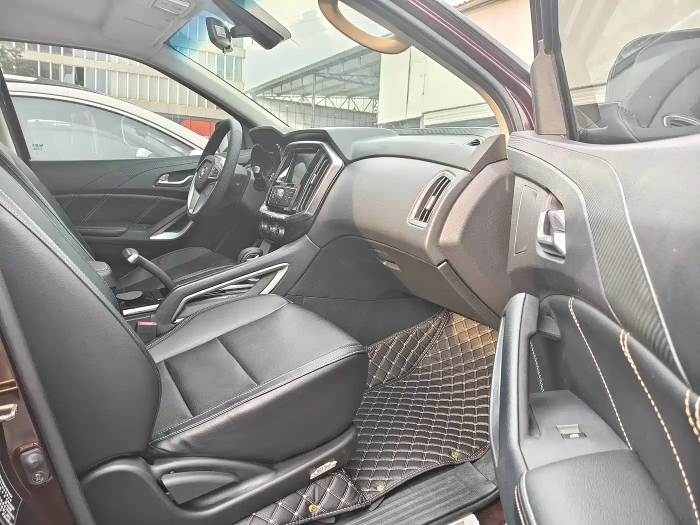 Jiangling Yusheng S350 2016 2016 2.0T Automatic 2WD Gasoline Luxury 5-seater