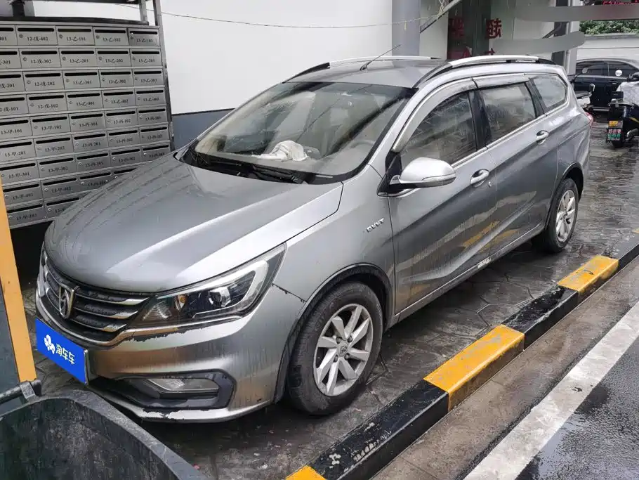 Baojun 310W 2017 2017 1.5L Manual Fashion Edition (China V)