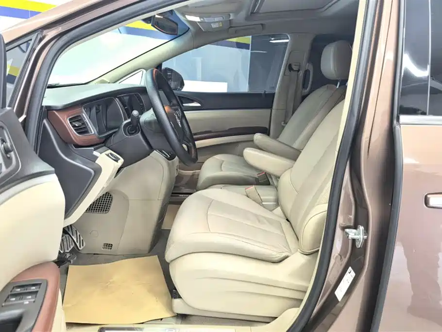 Buick GL8 2018 28T Premium Model China VI фото 9