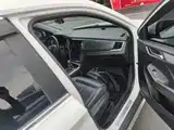 Фото 20 - Roewe RX5