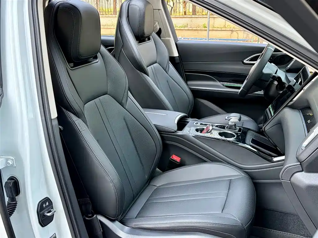 Hongqi HONGQI HS3 PHEV