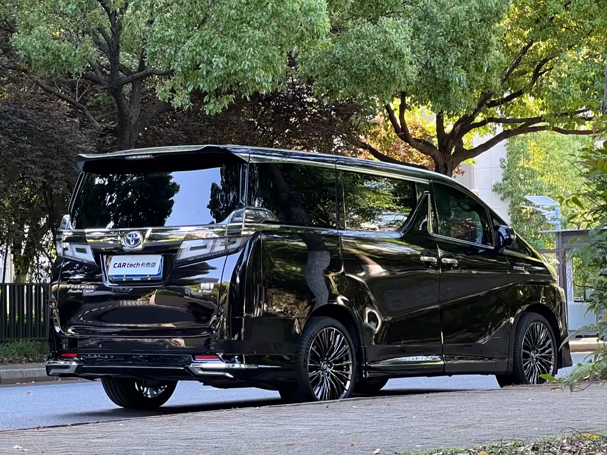 Toyota Vellfire 2019 Hybrid 2.5L HV Premium Edition фото 4
