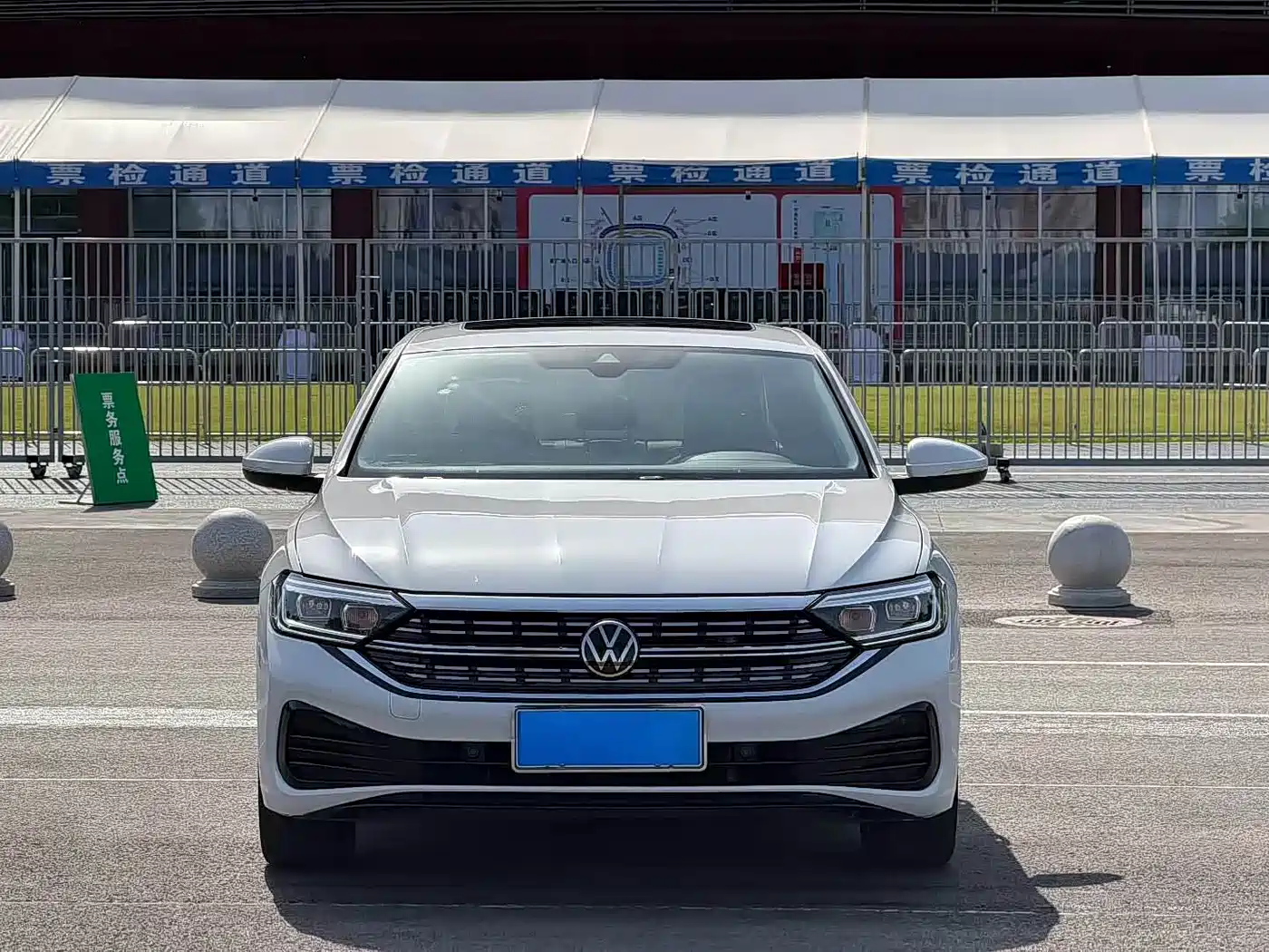 Volkswagen Sagitar 2023 300TSI DSG Surpassing Edition фото 2