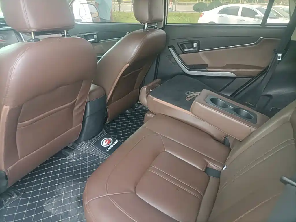 Landwind X5 2017 2016 Plus 1.5T CVT Pioneer Edition