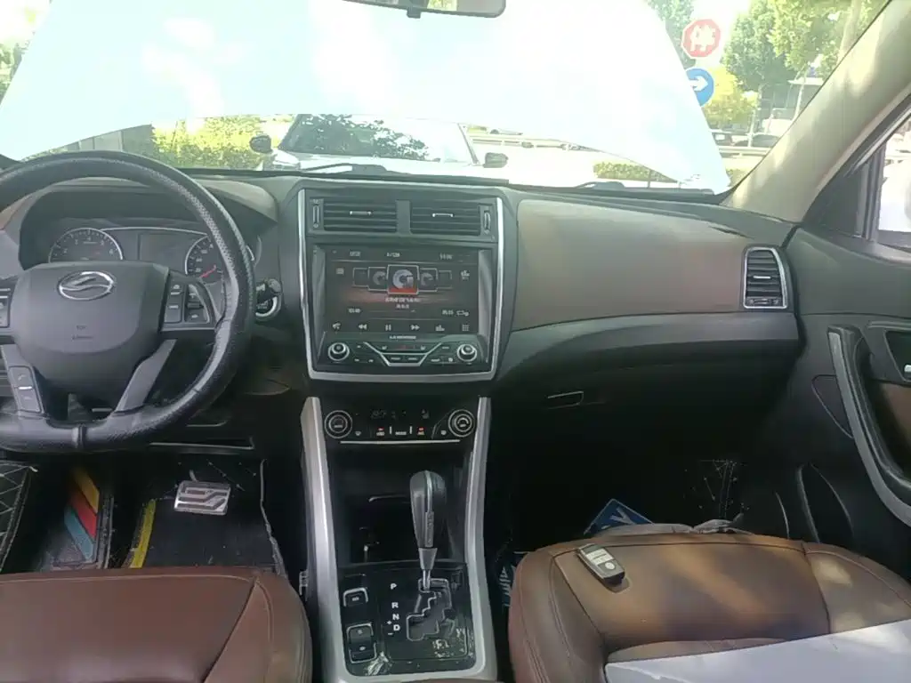 Landwind X5 2017 2016 Plus 1.5T CVT Pioneer Edition