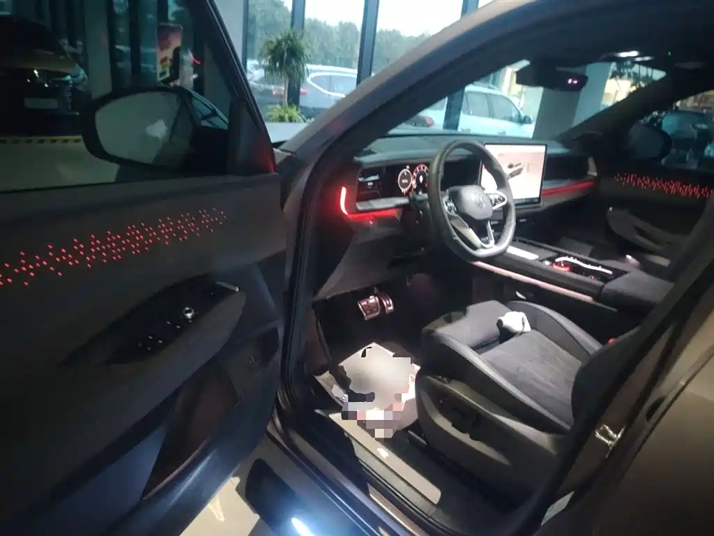 Volkswagen Teramont 2025 Teramont Pro 450TSI 4WD Summit Edition фото 10