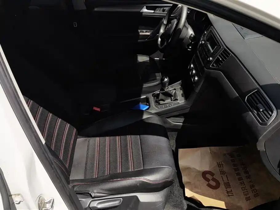 Volkswagen Golf Sportsvan 2016 1.6L Manual Comfort фото 8