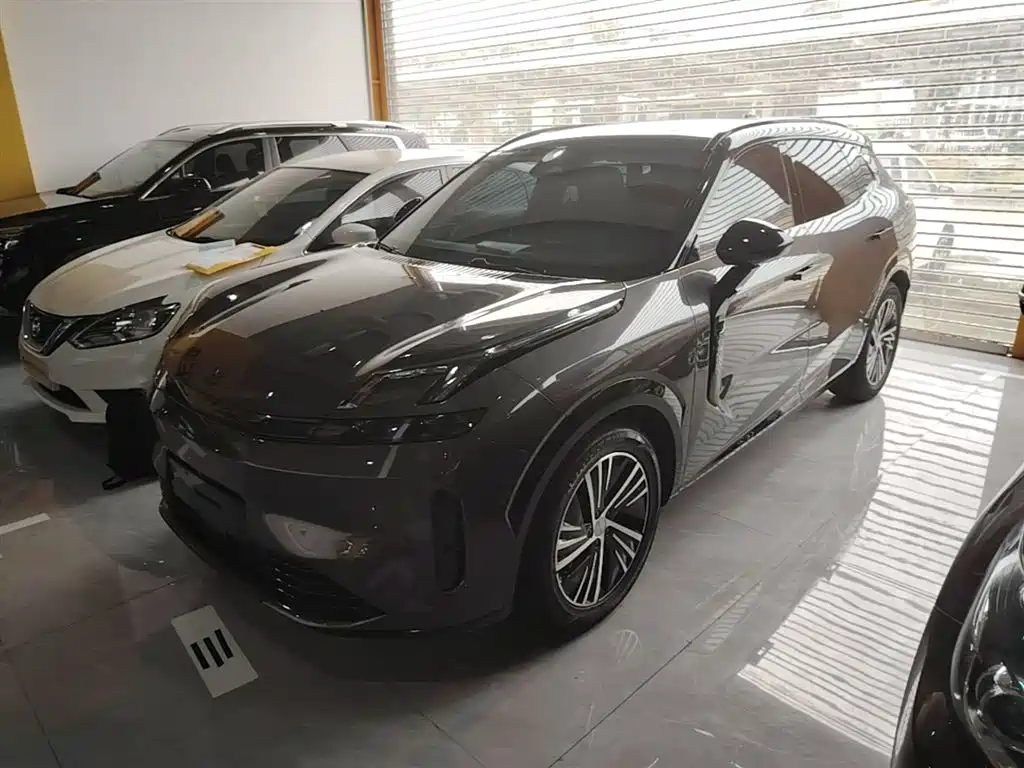 Lynk & Co 08 EM-P 2023 120km Long Range Halo