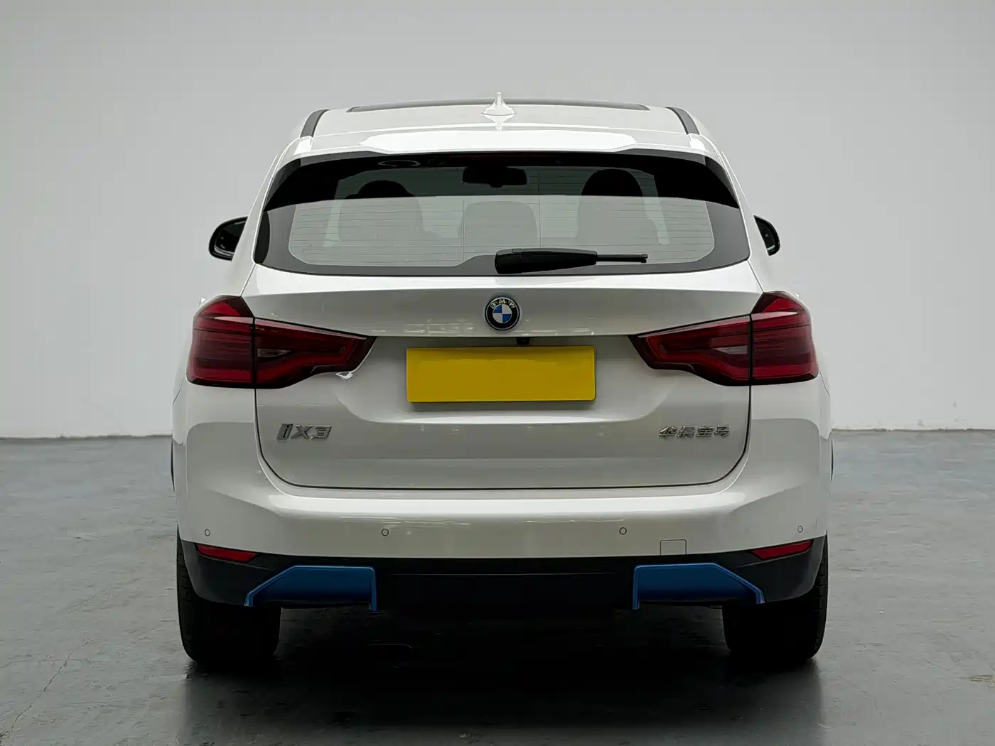 BMW iX3 2021 Leading фото 5