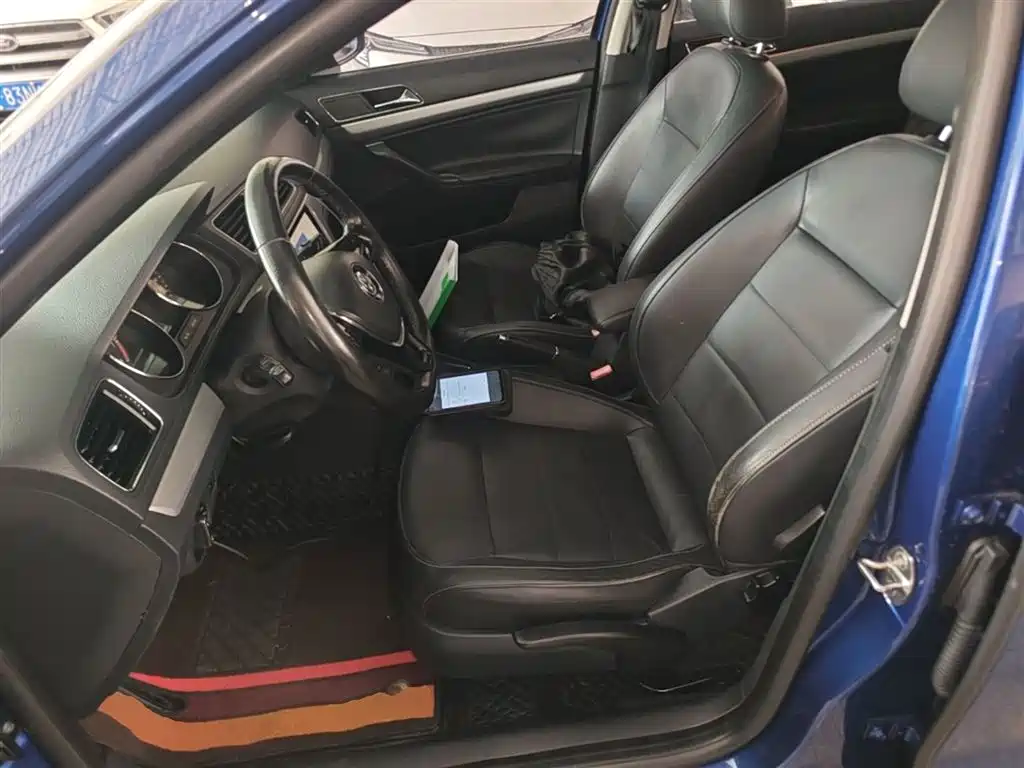 Volkswagen Lavida Tour 2015 230TSI DSG Comfort Edition фото 15