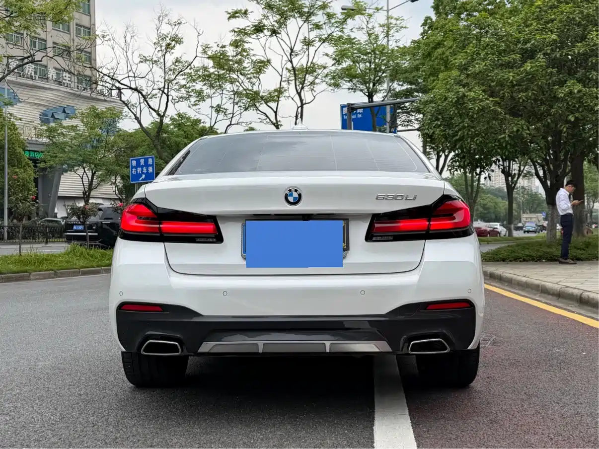 BMW 5 Series 2023 530Li Premium M Sport Package фото 14