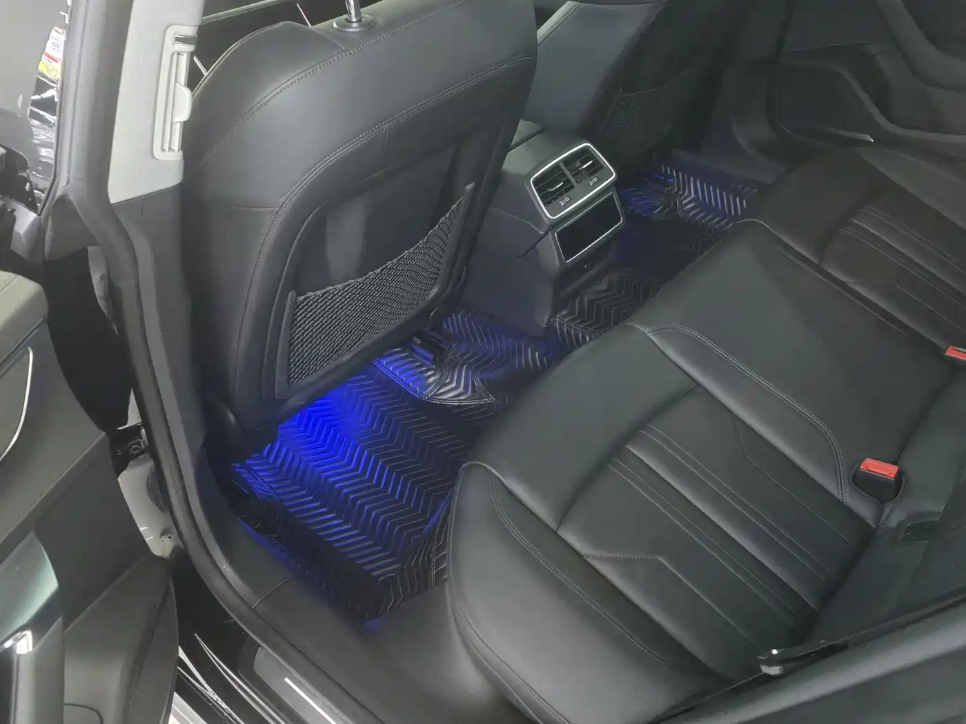 Audi A7 2023 Model 45 TFSI Premium Selection Edition фото 6