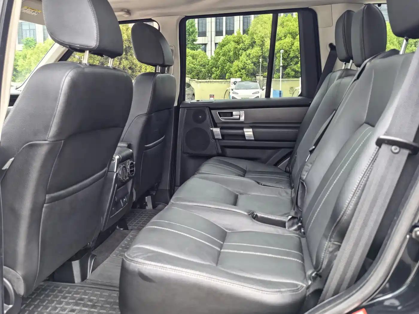 Land Rover Discovery 2011 3.0 SDV6 HSE Diesel фото 16