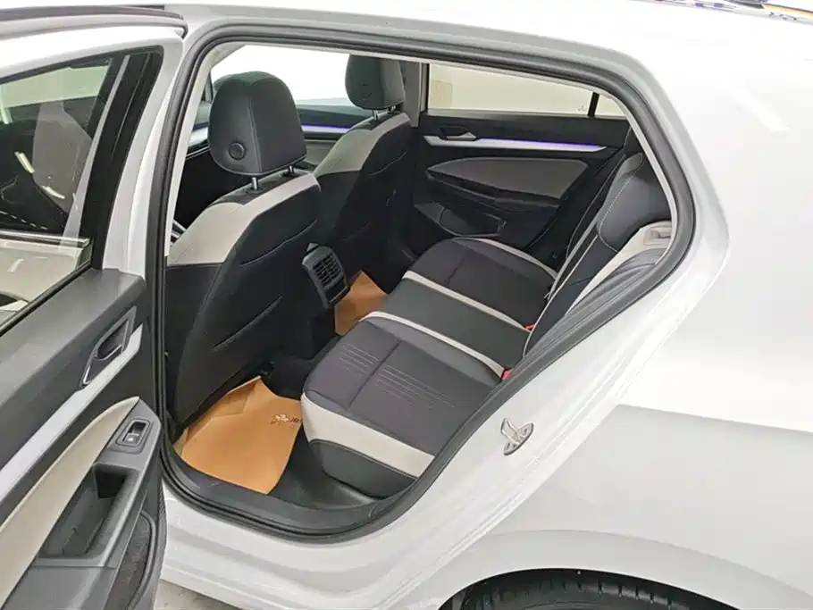 Volkswagen Golf 2023 Facelift 280TSI DSG Pro фото 11