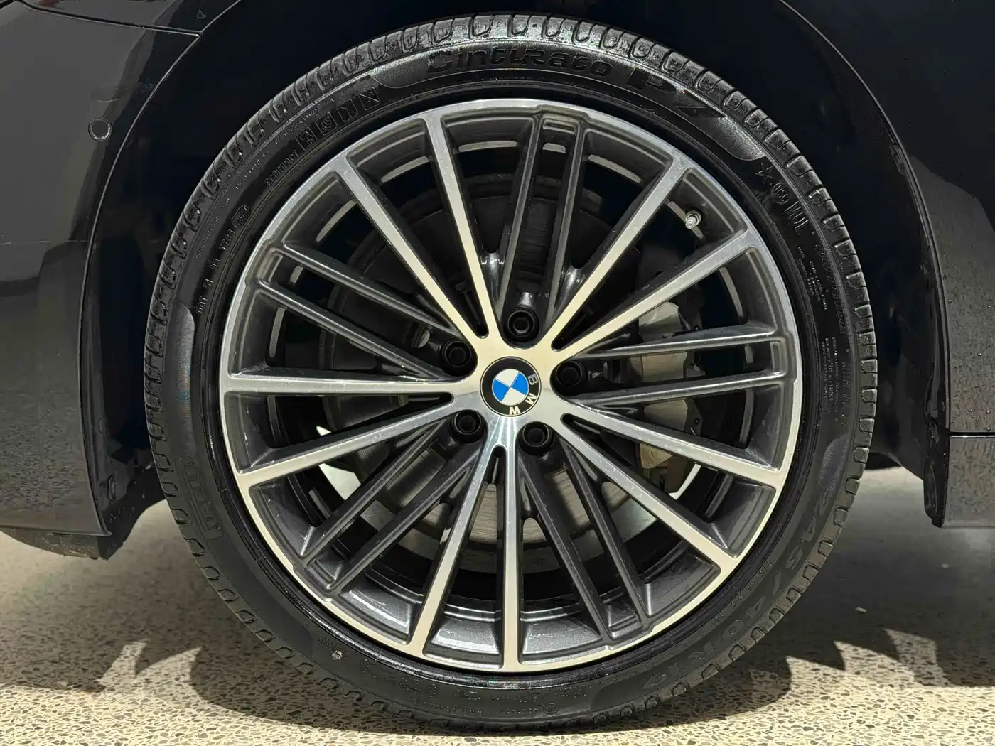 BMW 5 Series 2023 530Li Leading M Sport Package фото 8