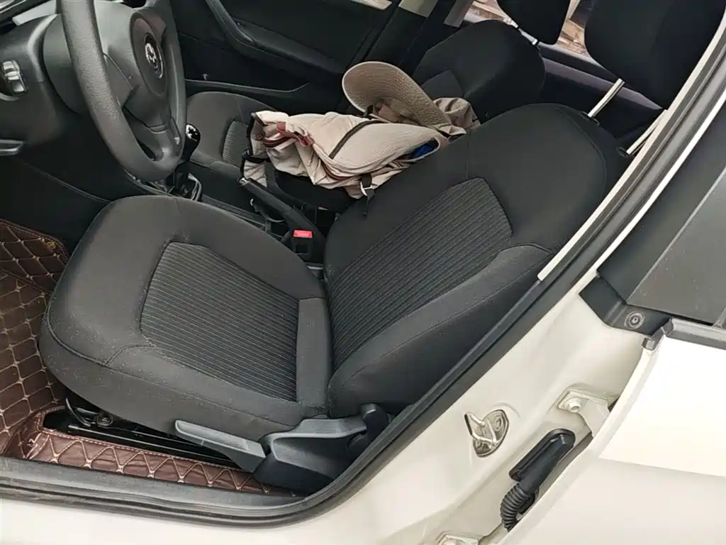 Volkswagen Jetta 2015 Value Edition 1.6L Manual Comfort фото 15