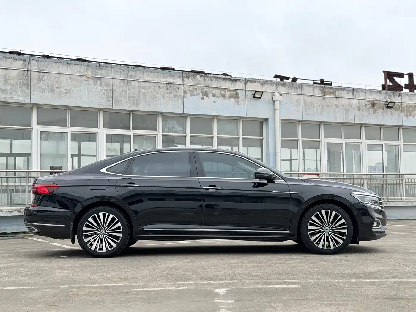 Volkswagen Passat 2019 Model 380TSI Luxury Edition China VI фото 17