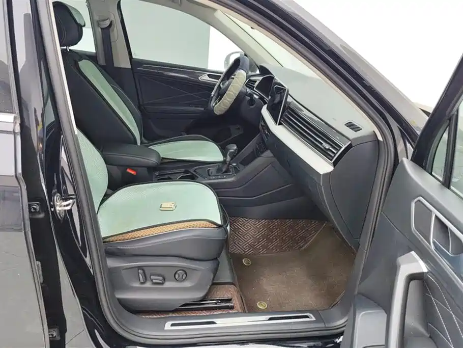 Volkswagen Tiguan L 2024 330TSI Automatic 2WD R-Line Premium Enjoyment Edition фото 8