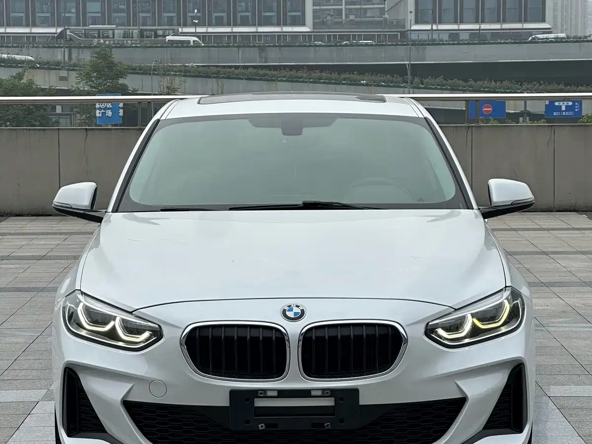 BMW 1 Series 2019 120i Leading M Sport Package фото 2
