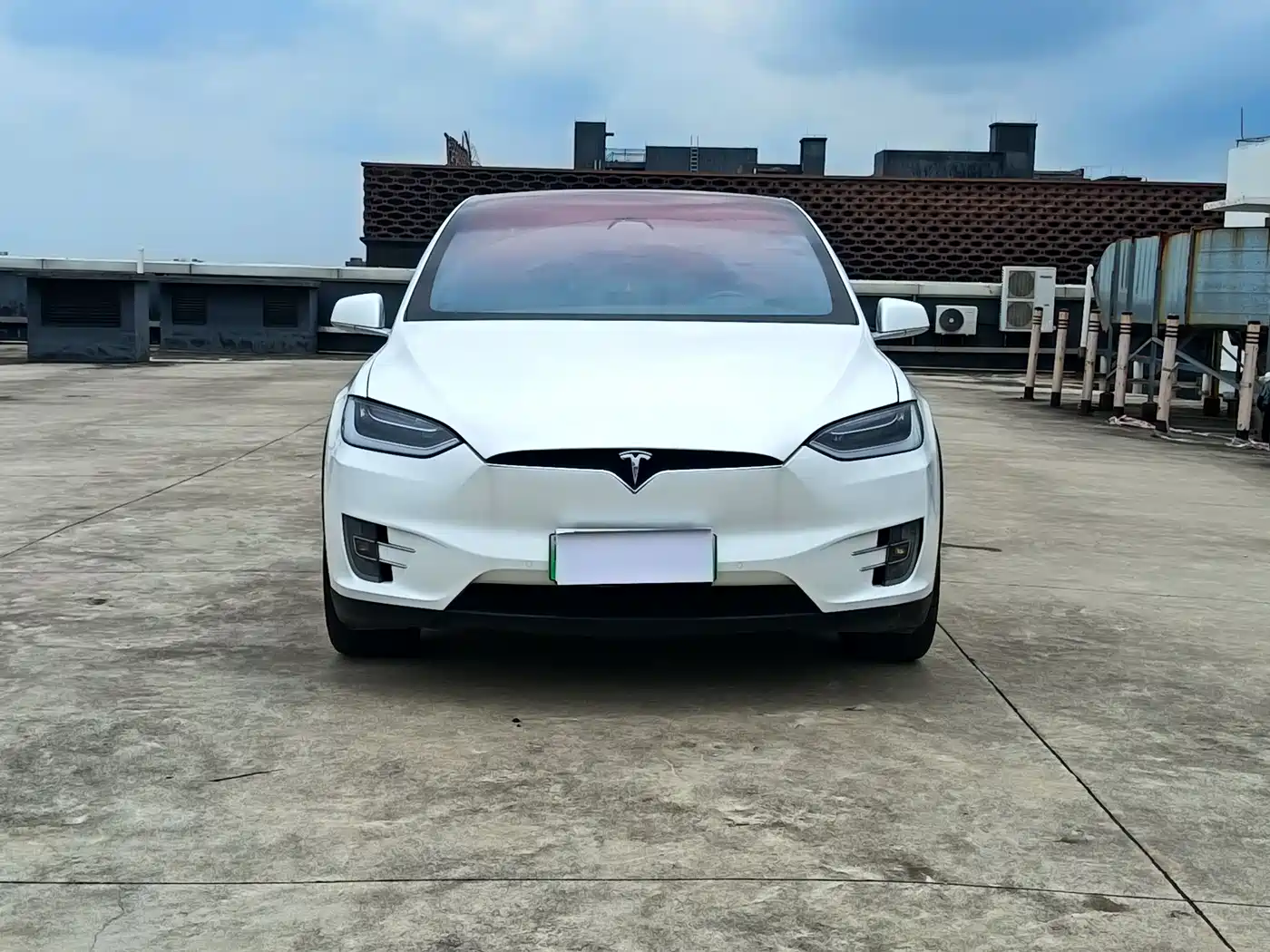 TESLA MODEL X