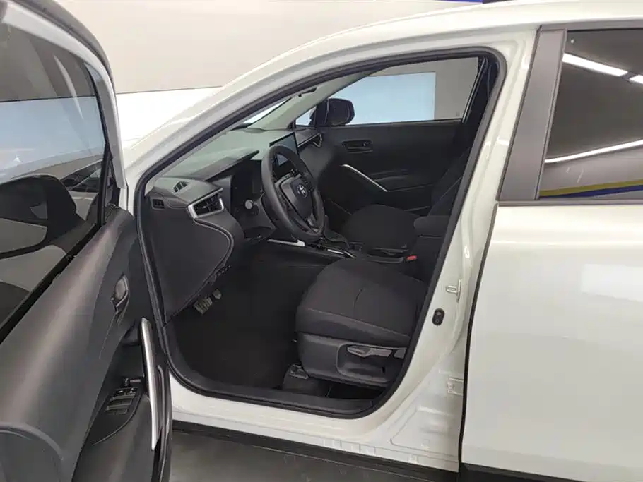 Toyota Corolla Cross 2024 2.0L Elite Edition фото 9