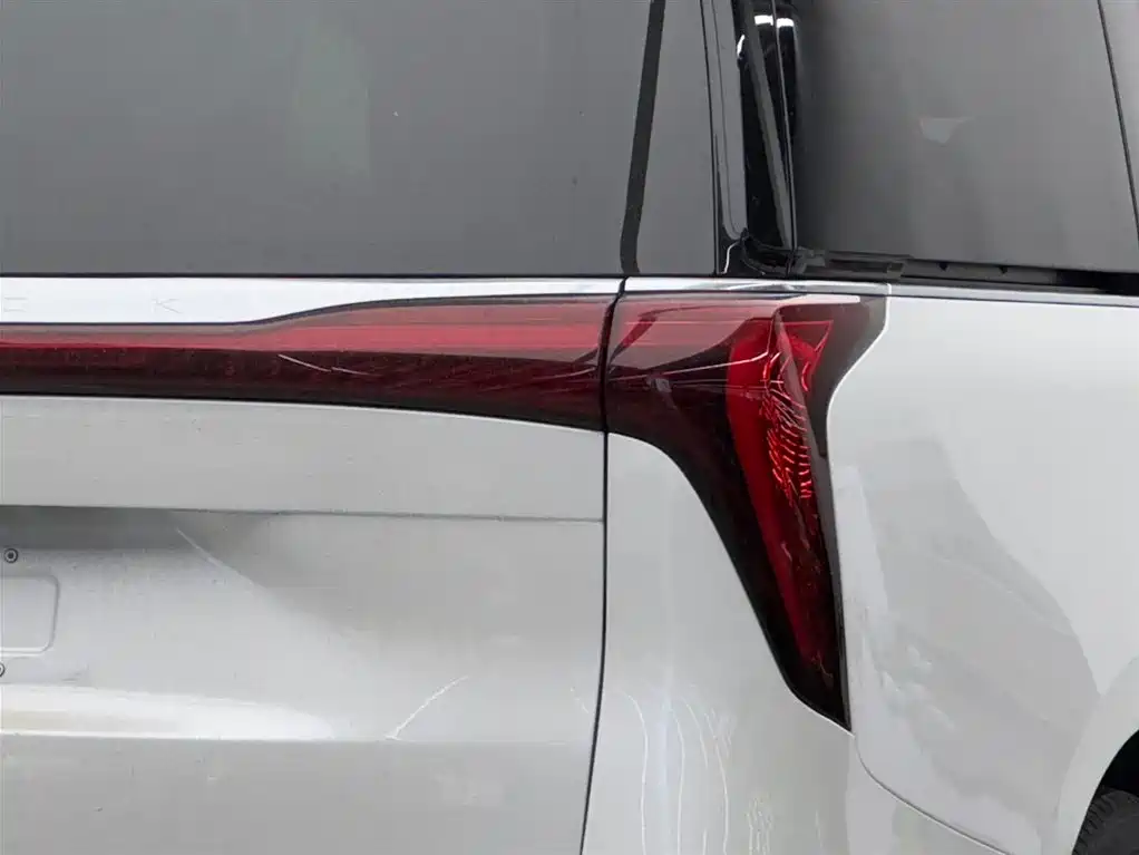 Buick Century 2025 2.0T 7-Seater World Edition фото 6