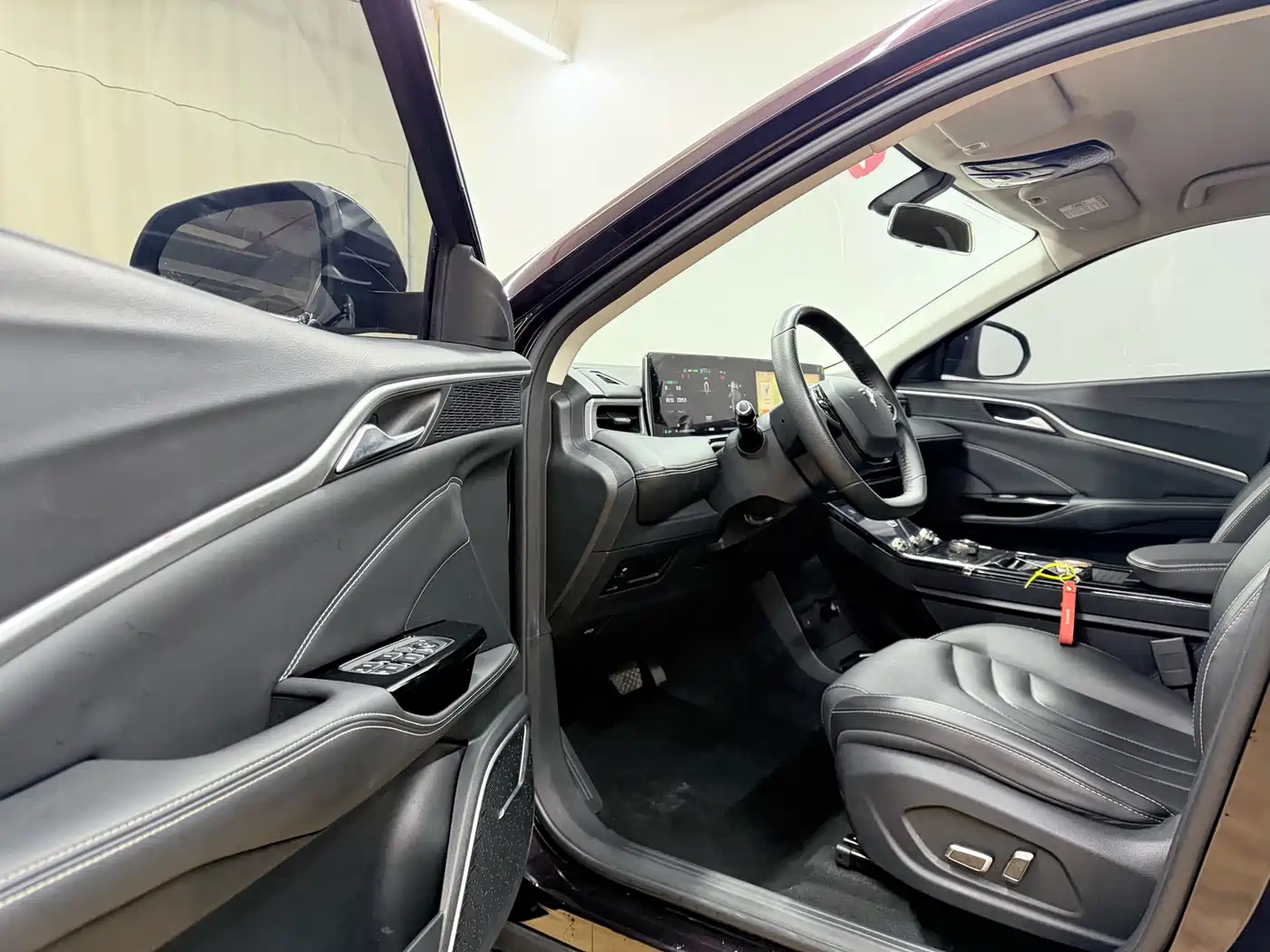 NEZHA AUTOMOBILE NEZHA U