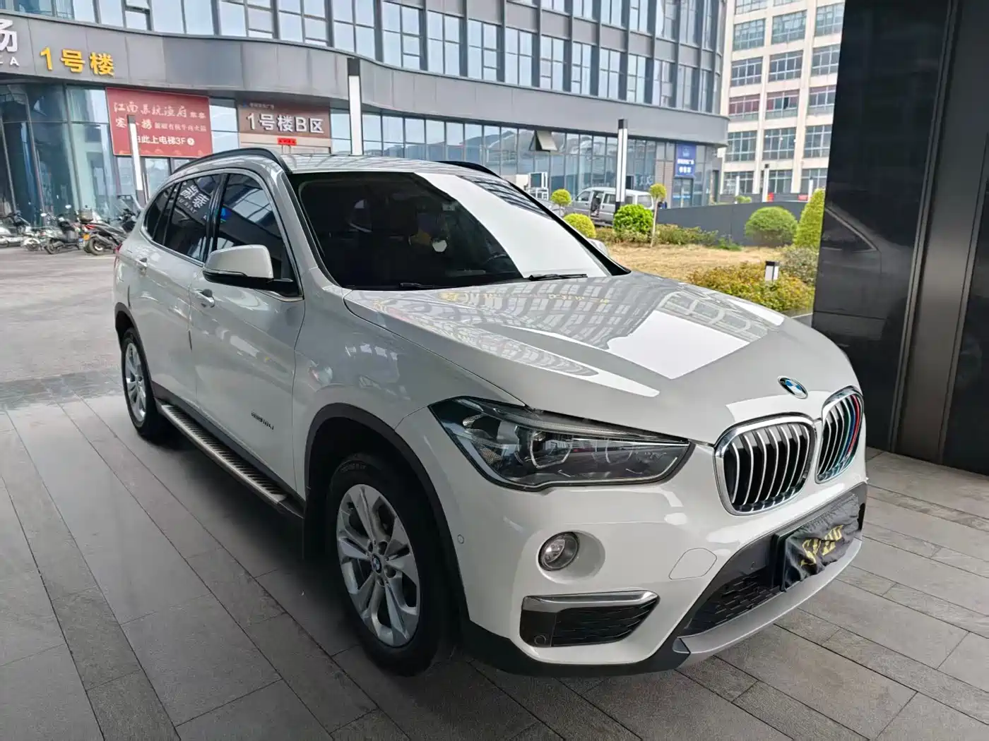 BMW X1 2016 sDrive18Li Premium Model фото 2