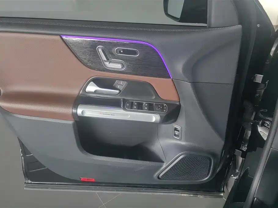 Mercedes-Benz GLB 2023 GLB 220 4MATIC фото 7