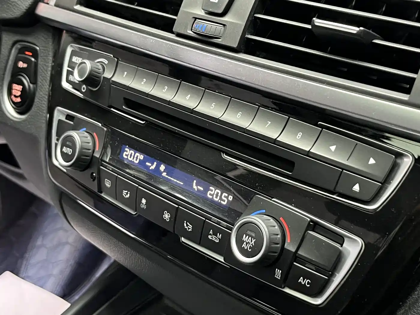 BMW 3 Series 2017 320Li M Sport фото 16