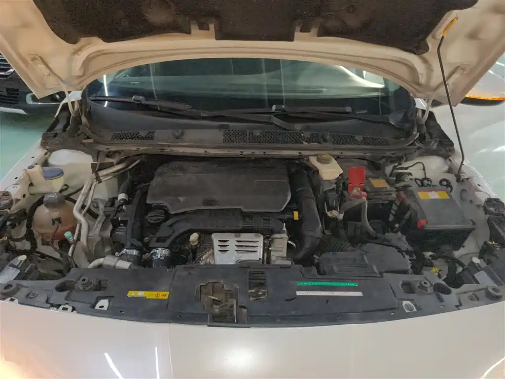 Peugeot 408 2015 Model 1.2T Automatic Luxury Edition фото 13