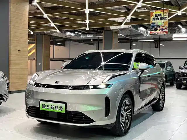  Lynk & Co Lynk & Co 08 EM-P 2025 120km Long Range Pro