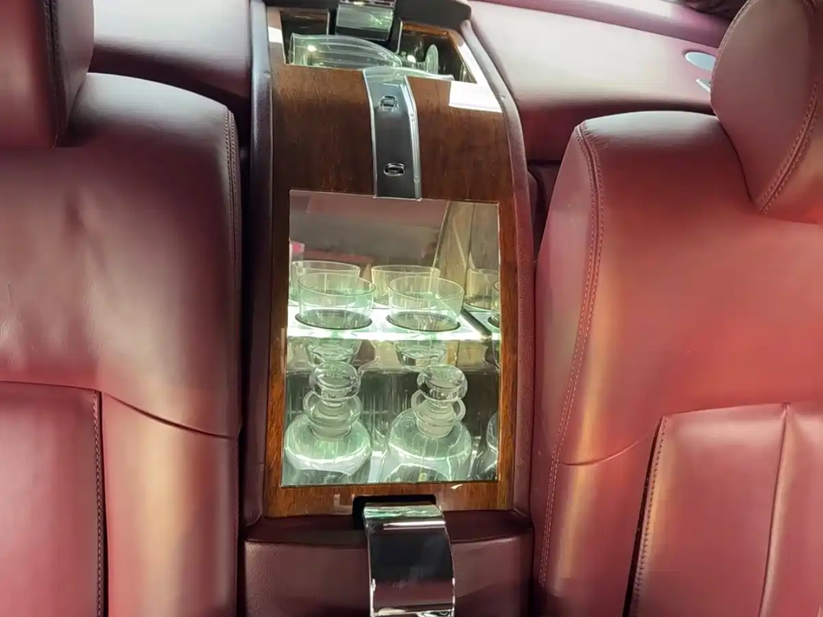 Фото 7 - Rolls-Royce Phantom