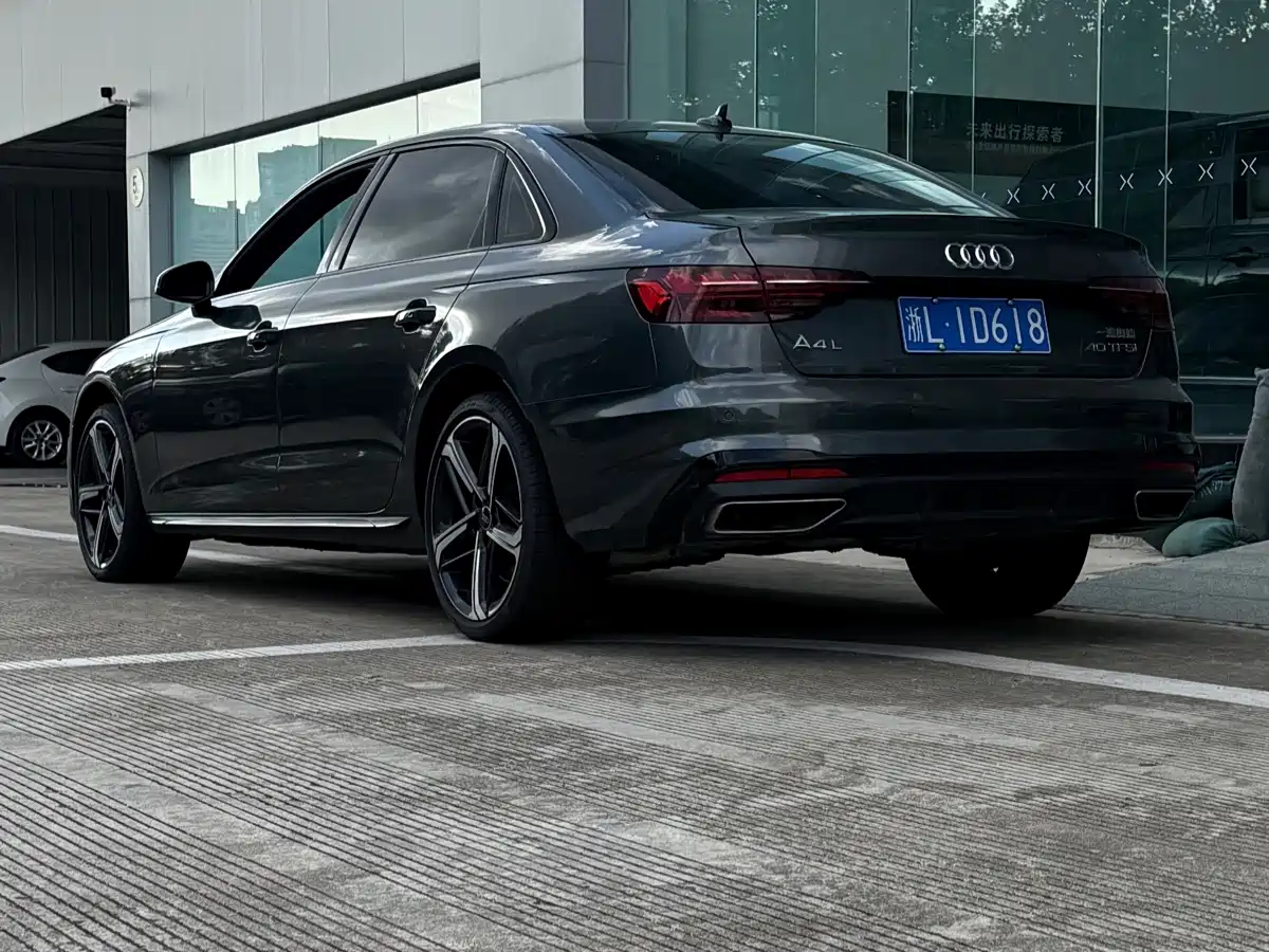 Audi A4L 2025 2024 40 TFSI Luxury Dynamic