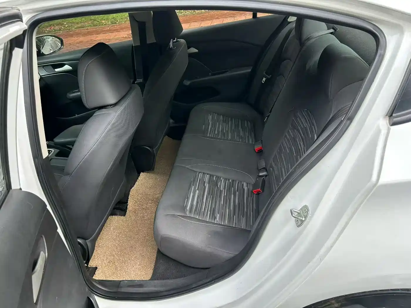 Chevrolet Cavalier 2018 320 Auto Enjoy Sunroof Edition фото 7
