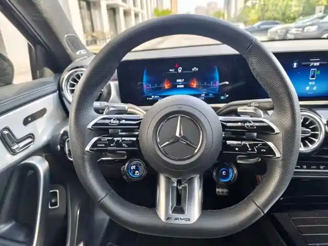Mercedes-Benz A-Class AMG 2025 AMG A 35 L 4MATIC фото 22