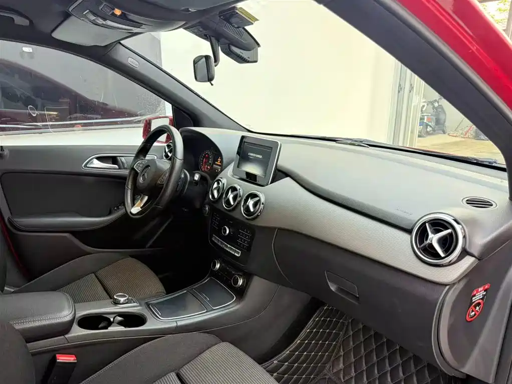 Mercedes-Benz B-Class 2017 B 180 фото 10