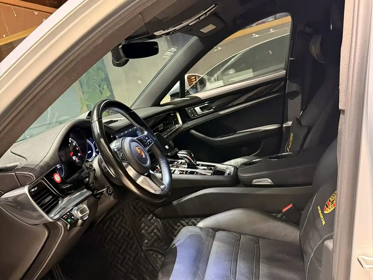 Фото 4 - Porsche Panamera