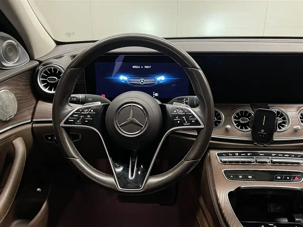 MERCEDES-BENZ E CLASS
