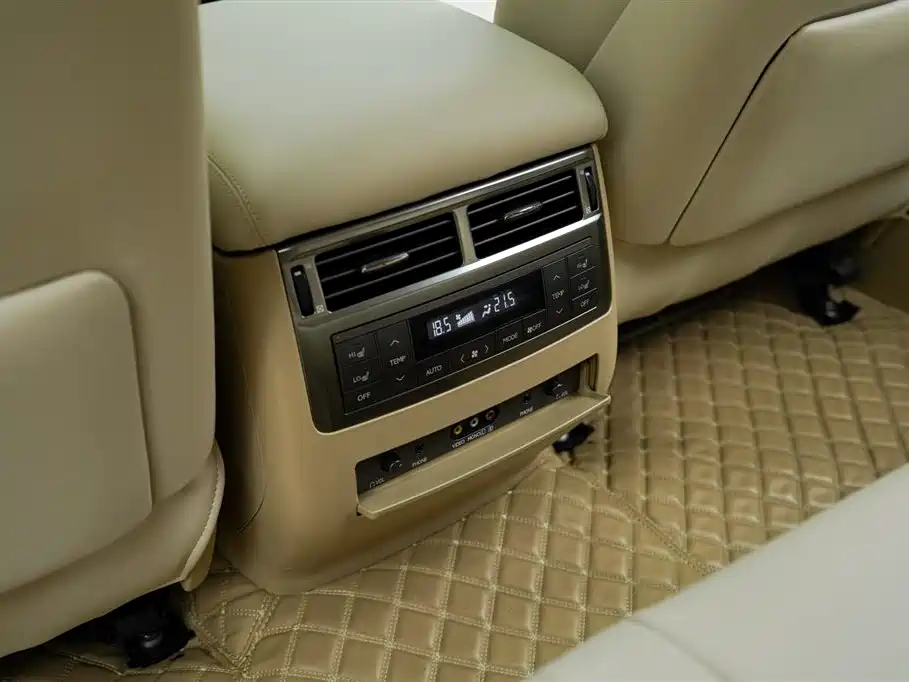 Lexus LX 2009 570 фото 14
