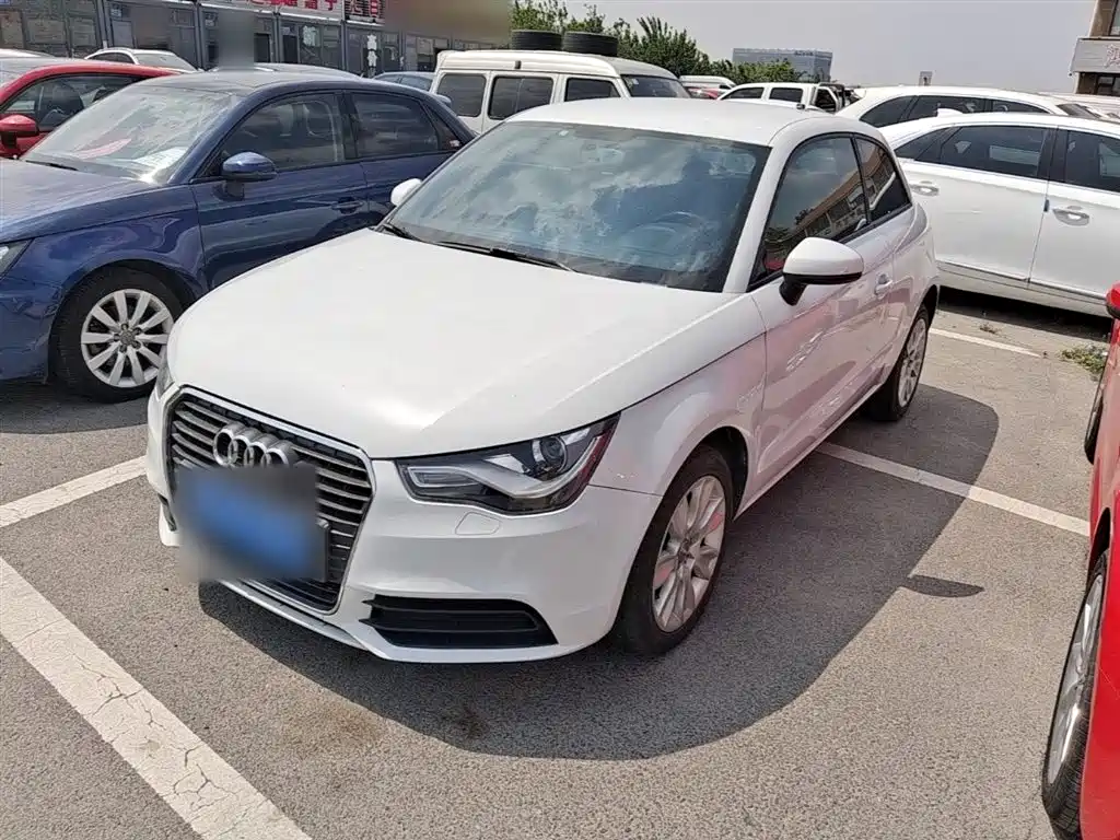 Audi A1 2014 30 TFSI Fashion фото 2